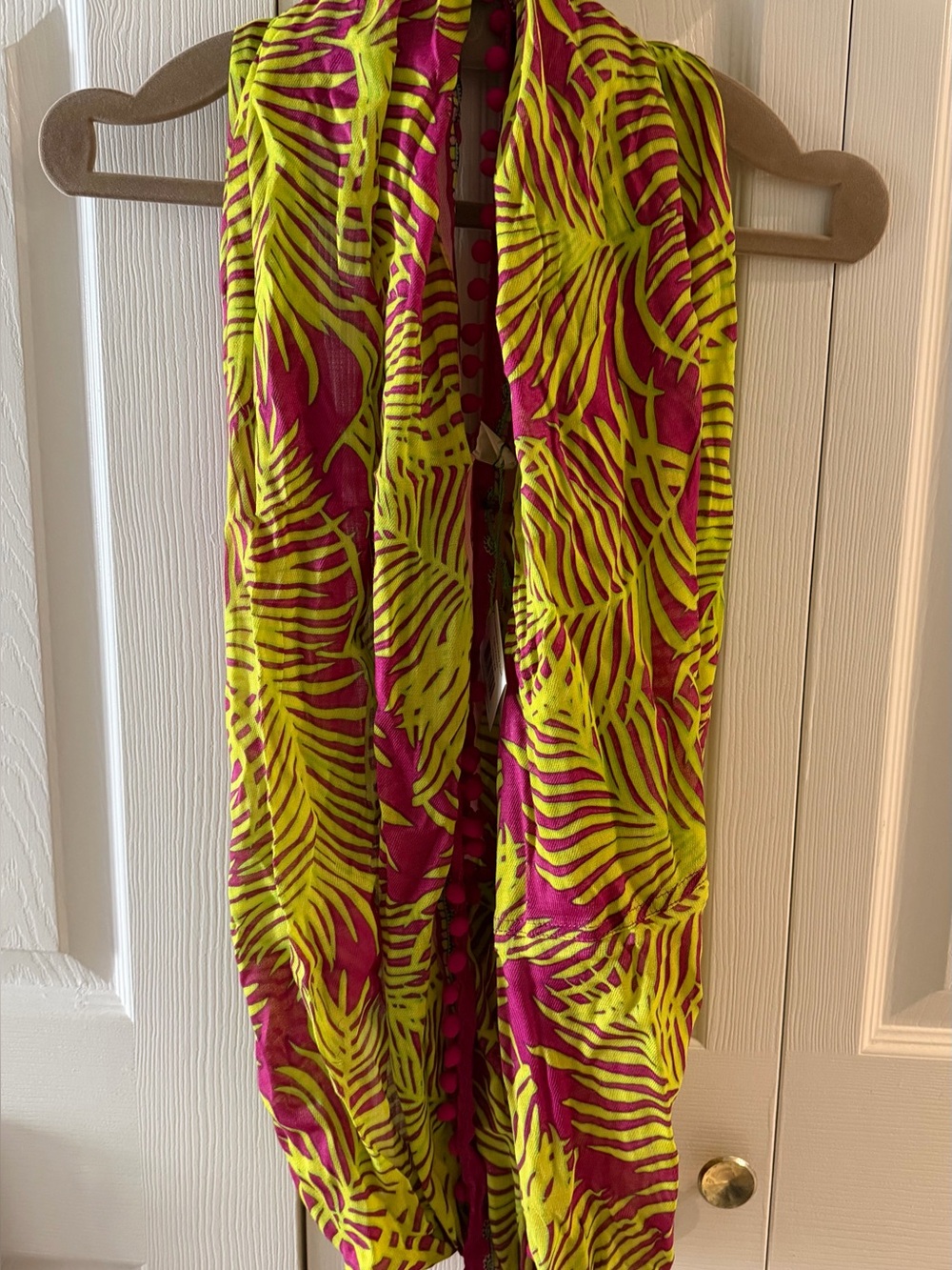 Vera Bradley Neon Yellow & Magenta Tropical Leaf infinity scarf